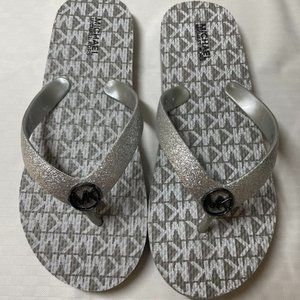 Michael Kors Little/Big Girl's Endine Flip-Flops Sandals Silver